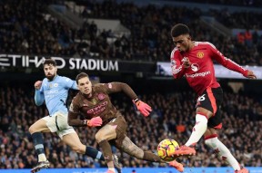 9体育-意甲赛程吃紧，曼城清晨战术微调，底气十足，更衣室氛围转暖的简单介绍